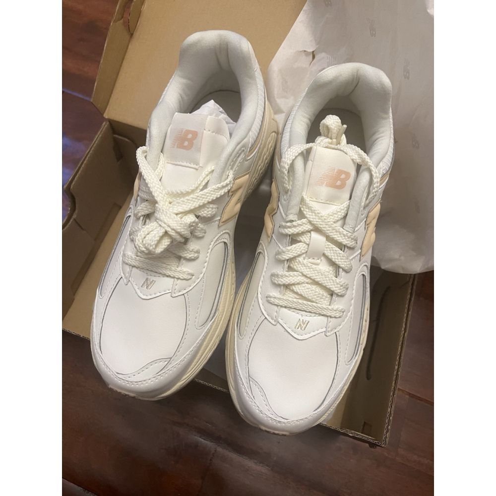 NEW BALANCE GC2002VF (GS) MOONBEAM /FRAPPE RUNNING SHOE SIZE: 6.5 New Big Kids